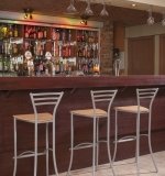MOLINO_hocker_wood_alu_1010.jpg