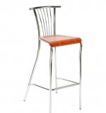 BALENO_hocker_wood_front34_L.jpg