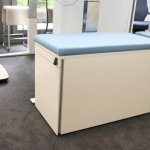 Rollcontainer mit Sitzauflage.jpg